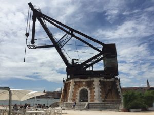 the crane by Armstrong-Mitchell in the Venice shipyard