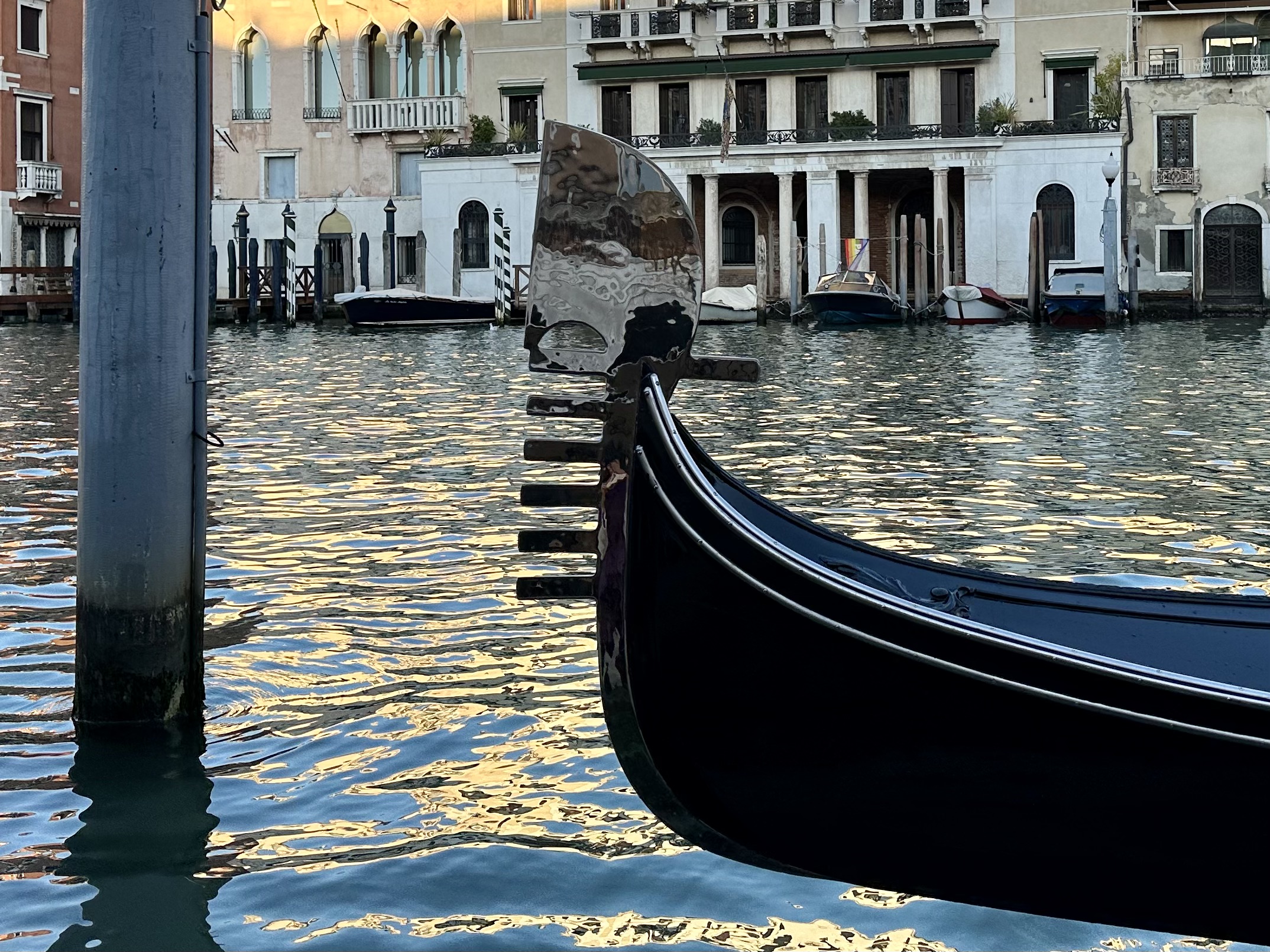 Ferro da gondola and its symbolism